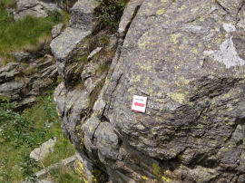 Segnale per la via di fuga sulla 2a parte della via ferrata (51830 bytes)